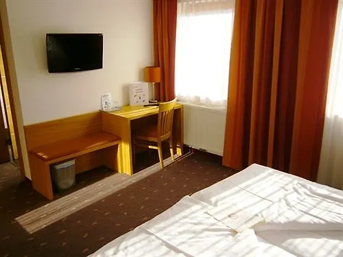 Hotel Fabrik Wien 3*, Вена