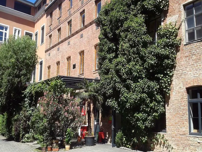 Hotel Fabrik Wien 3*,